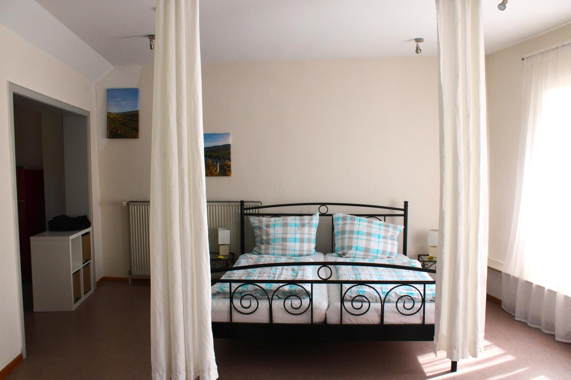 בראונברג Ferienwohnung Altes Pfarrhaus Mit Flair Und Moselblick מראה חיצוני תמונה